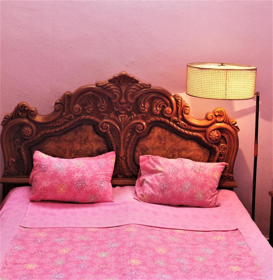 Guesthouse Medea On Pushkini 4 Kutaisi Ngoại thất bức ảnh