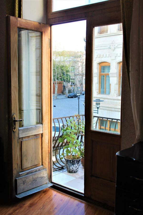 Guesthouse Medea On Pushkini 4 Kutaisi Ngoại thất bức ảnh
